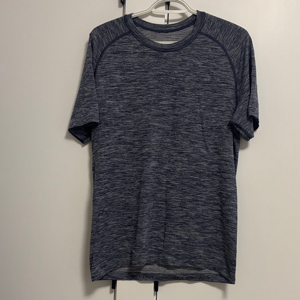 Men's Lululemon workout top